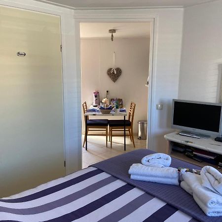 Guest House Open Doors Алмере Екстериор снимка
