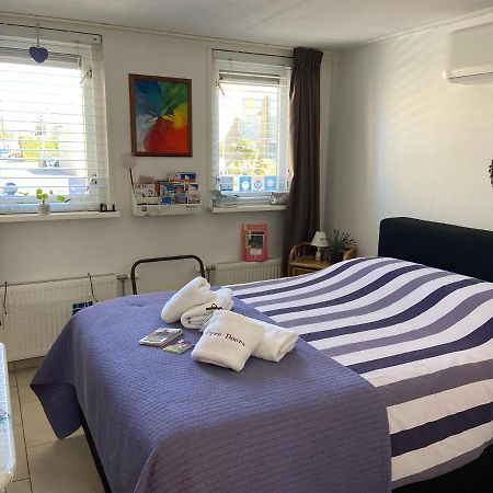 Guest House Open Doors Алмере Екстериор снимка