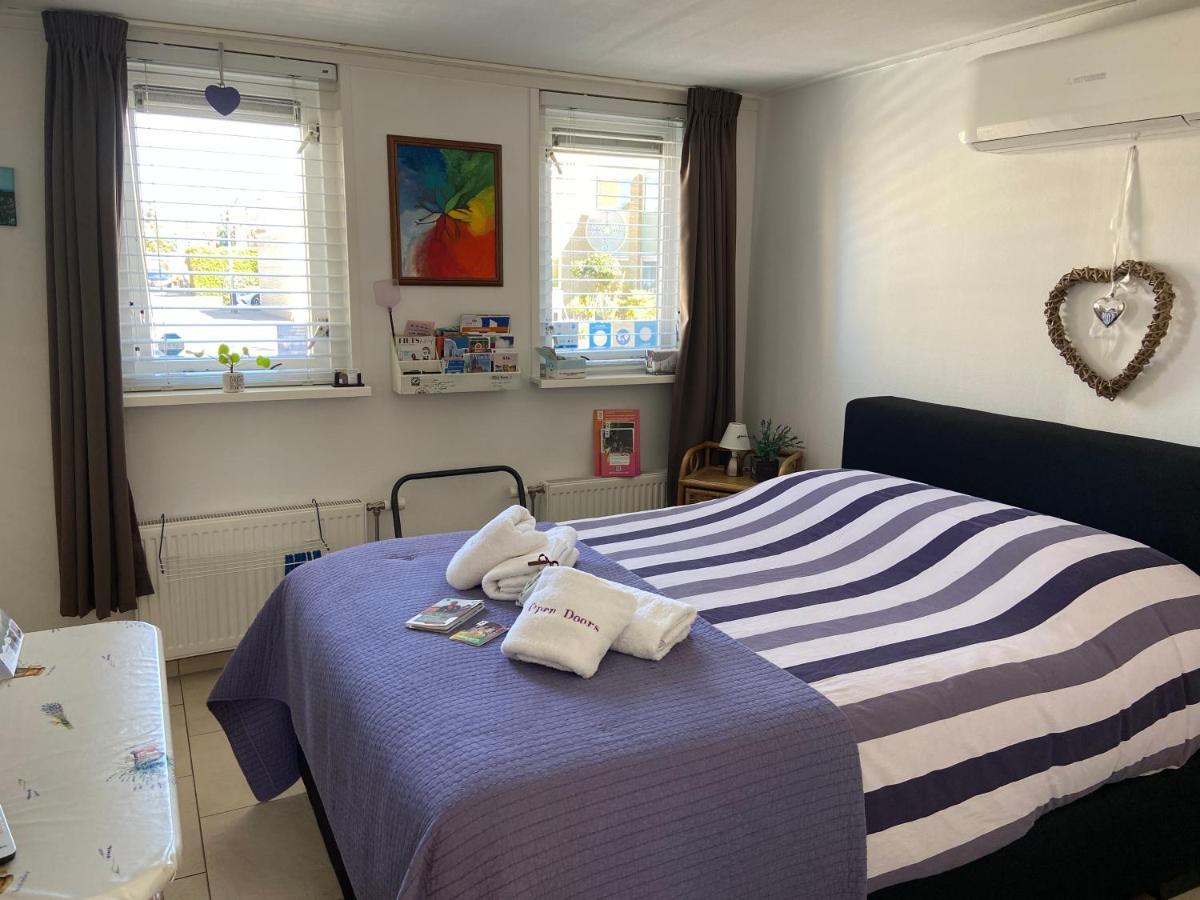 Guest House Open Doors Алмере Екстериор снимка