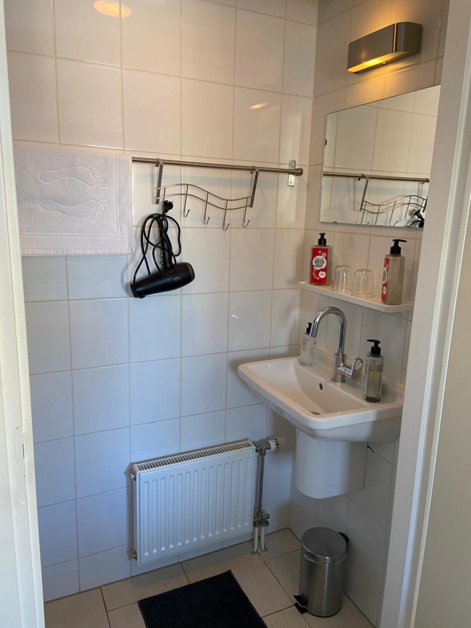 Guest House Open Doors Алмере Екстериор снимка